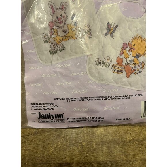 VTG Janlynn Suzy’s Zoo Stamped Cross Stitch Craft Kit Baby Bibs “Baby’s Friends” - Picture 3 of 4